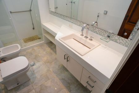 Apartamento à venda com 225m², 4 quartos e 3 vagasBanheiro Social