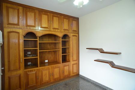 Apartamento à venda com 225m², 4 quartos e 3 vagasEscritório