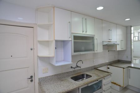Apartamento à venda com 225m², 4 quartos e 3 vagasCozinha