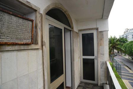 Apartamento à venda com 225m², 4 quartos e 3 vagasVaranda Quarto 1