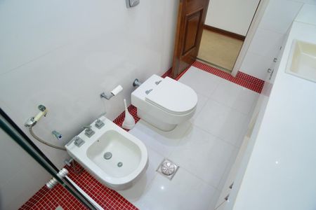 Apartamento à venda com 225m², 4 quartos e 3 vagasBanheiro Suíte