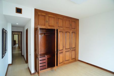 Apartamento à venda com 225m², 4 quartos e 3 vagasSuíte