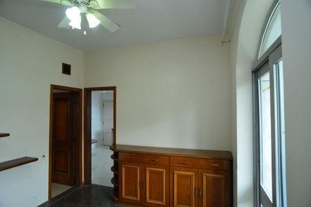 Apartamento à venda com 225m², 4 quartos e 3 vagasEscritório