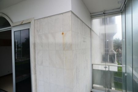 Apartamento à venda com 225m², 4 quartos e 3 vagasVaranda