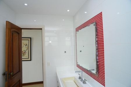 Apartamento à venda com 225m², 4 quartos e 3 vagasBanheiro Suíte