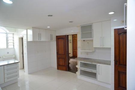 Apartamento à venda com 225m², 4 quartos e 3 vagasCozinha