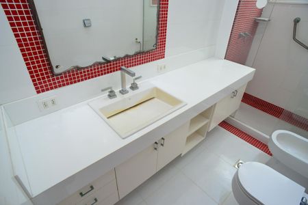 Apartamento à venda com 225m², 4 quartos e 3 vagasBanheiro Suíte