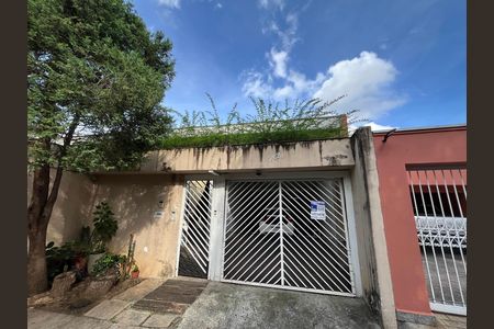 Casa à venda com 419m², 5 quartos e 4 vagas Casa à venda com 419m², 5 quartos e 4 vagasFachada/Placa