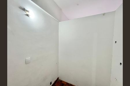 Casa à venda com 419m², 5 quartos e 4 vagas Casa à venda com 419m², 5 quartos e 4 vagasQuarto 3