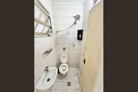Casa à venda com 419m², 5 quartos e 4 vagas Casa à venda com 419m², 5 quartos e 4 vagasBanheiro da Churrasqueira
