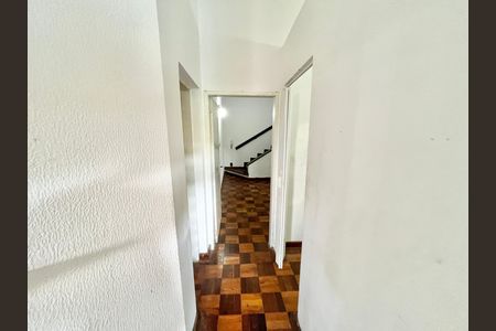 Casa à venda com 419m², 5 quartos e 4 vagas Casa à venda com 419m², 5 quartos e 4 vagasCozinha