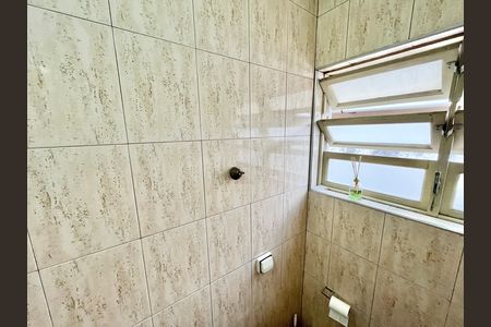 Casa à venda com 419m², 5 quartos e 4 vagas Casa à venda com 419m², 5 quartos e 4 vagasBanheiro