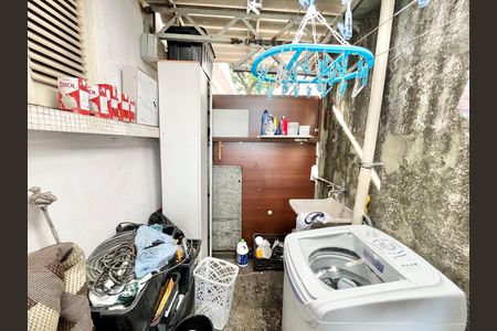 Casa à venda com 419m², 5 quartos e 4 vagas Casa à venda com 419m², 5 quartos e 4 vagasÁrea de Serviço