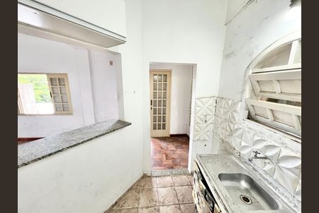 Casa à venda com 419m², 5 quartos e 4 vagas Casa à venda com 419m², 5 quartos e 4 vagasSala/Cozinha 2