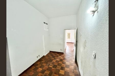 Casa à venda com 419m², 5 quartos e 4 vagas Casa à venda com 419m², 5 quartos e 4 vagasQuarto 4
