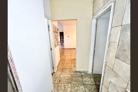 Casa à venda com 419m², 5 quartos e 4 vagas Casa à venda com 419m², 5 quartos e 4 vagasCorredor