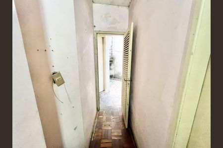 Casa à venda com 419m², 5 quartos e 4 vagas Casa à venda com 419m², 5 quartos e 4 vagasCorredor / Quartos