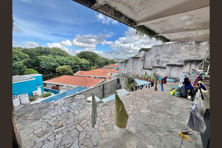 Casa à venda com 419m², 5 quartos e 4 vagas Casa à venda com 419m², 5 quartos e 4 vagas Varanda 2