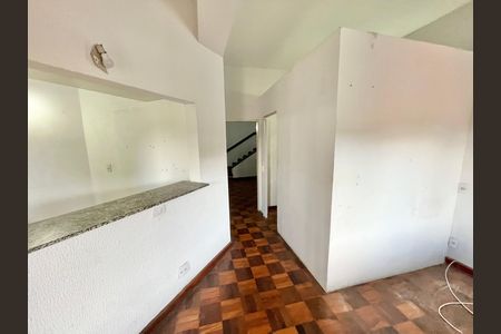 Casa à venda com 419m², 5 quartos e 4 vagas Casa à venda com 419m², 5 quartos e 4 vagasSala/Cozinha 2