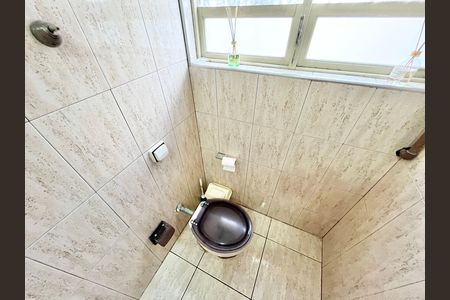 Casa à venda com 419m², 5 quartos e 4 vagas Casa à venda com 419m², 5 quartos e 4 vagasBanheiro