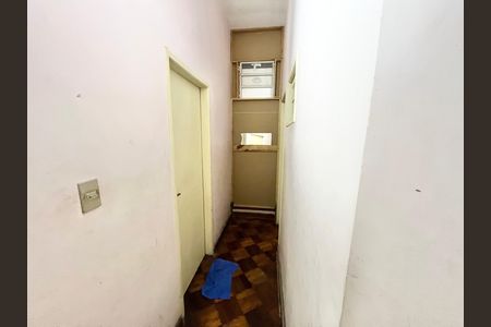 Casa à venda com 419m², 5 quartos e 4 vagas Casa à venda com 419m², 5 quartos e 4 vagasCorredor / Quartos