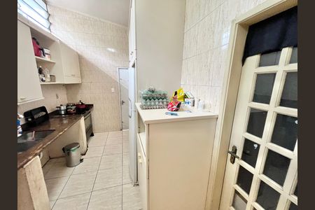 Casa à venda com 419m², 5 quartos e 4 vagas Casa à venda com 419m², 5 quartos e 4 vagasCozinha