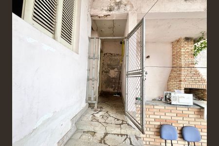 Casa à venda com 419m², 5 quartos e 4 vagas Casa à venda com 419m², 5 quartos e 4 vagasCorredor