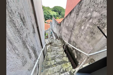 Casa à venda com 419m², 5 quartos e 4 vagas Casa à venda com 419m², 5 quartos e 4 vagasEscada