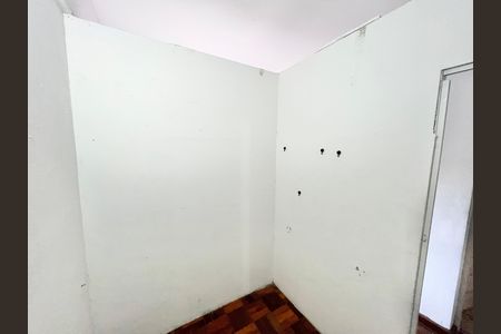 Casa à venda com 419m², 5 quartos e 4 vagas Casa à venda com 419m², 5 quartos e 4 vagasQuarto 3