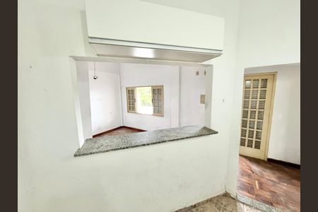 Casa à venda com 419m², 5 quartos e 4 vagas Casa à venda com 419m², 5 quartos e 4 vagasSala/Cozinha 2