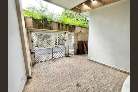 Casa à venda com 419m², 5 quartos e 4 vagas Casa à venda com 419m², 5 quartos e 4 vagasGaragem