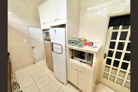 Casa à venda com 419m², 5 quartos e 4 vagas Casa à venda com 419m², 5 quartos e 4 vagasCozinha