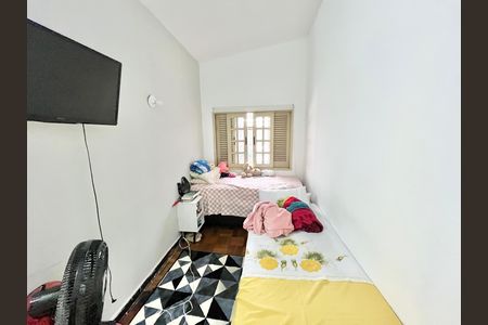 Casa à venda com 419m², 5 quartos e 4 vagas Casa à venda com 419m², 5 quartos e 4 vagasQuarto 1 - Suíte