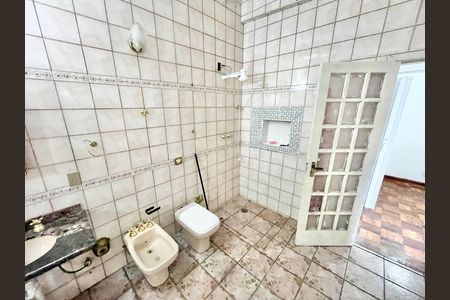 Casa à venda com 419m², 5 quartos e 4 vagas Casa à venda com 419m², 5 quartos e 4 vagasBanheiro