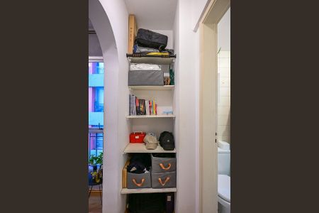 Corredor de apartamento à venda com 1 quarto, 32m² em Vila Andrade, São Paulo