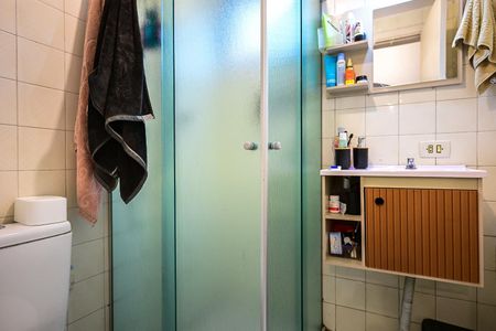 Banheiro de apartamento à venda com 1 quarto, 32m² em Vila Andrade, São Paulo