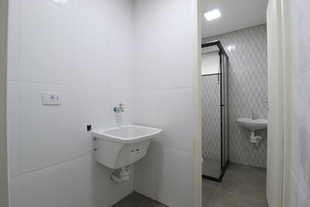 Banheiro de kitnet/studio para alugar com 1 quarto, 49m² em Vila Nova Conceição, São Paulo