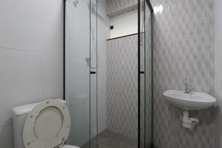 Banheiro de kitnet/studio para alugar com 1 quarto, 49m² em Vila Nova Conceição, São Paulo