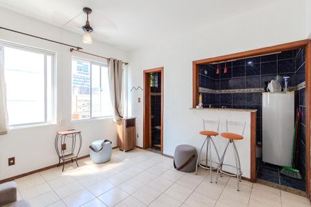 Sala/Quarto de kitnet/studio para alugar com 1 quarto, 30m² em Centro Histórico, Porto Alegre