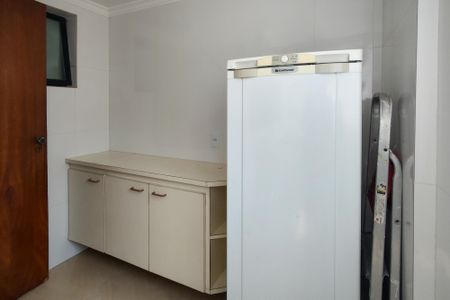Apartamento para alugar com 1117m², 3 quartos e 2 vagas Apartamento para alugar com 1117m², 3 quartos e 2 vagasÁrea de serviço