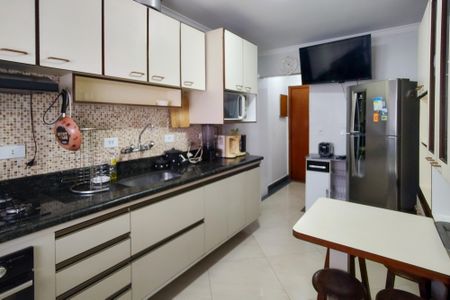 Apartamento para alugar com 1117m², 3 quartos e 2 vagas Apartamento para alugar com 1117m², 3 quartos e 2 vagasCozinha