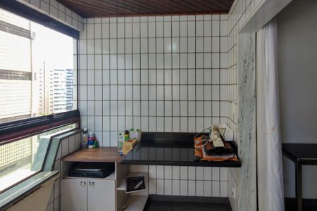 Apartamento para alugar com 1117m², 3 quartos e 2 vagas Apartamento para alugar com 1117m², 3 quartos e 2 vagasVaranda