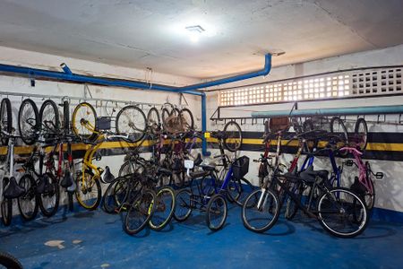 Apartamento para alugar com 1117m², 3 quartos e 2 vagas Apartamento para alugar com 1117m², 3 quartos e 2 vagasBicicletário