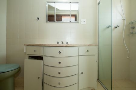 Apartamento para alugar com 139m², 4 quartos e 2 vagas Apartamento para alugar com 139m², 4 quartos e 2 vagasBANHEIRO2