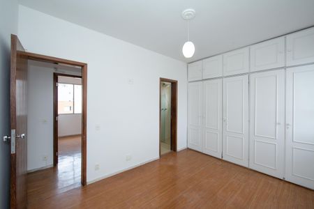 Apartamento para alugar com 139m², 4 quartos e 2 vagas Apartamento para alugar com 139m², 4 quartos e 2 vagasQUARTO2