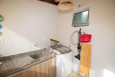 Apartamento à venda com 133m², 2 quartos e 1 vagaÁrea de Serviço