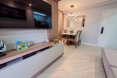 Sala de apartamento à venda com 2 quartos, 56m² em Campestre, Santo André