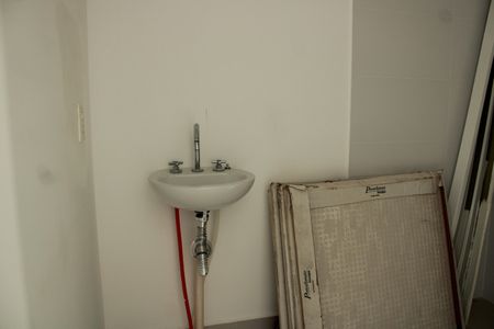 Banheiro de kitnet/studio para alugar com 1 quarto, 27m² em Ipiranga, São Paulo