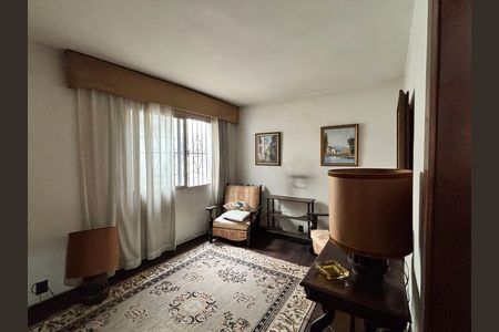 Casa à venda com 684m², 3 quartos e 6 vagas Casa à venda com 684m², 3 quartos e 6 vagasSala 02