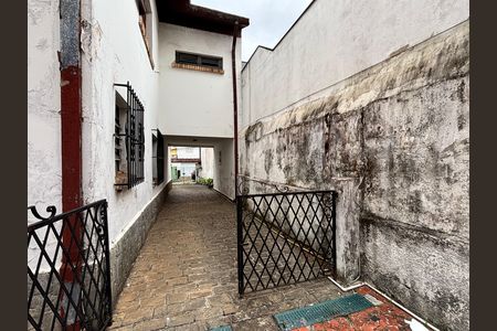 Casa à venda com 684m², 3 quartos e 6 vagas Casa à venda com 684m², 3 quartos e 6 vagasLateral